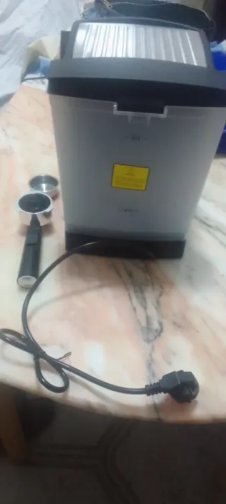 Cafetera cecotec ,en su envase origuinal 45 e
