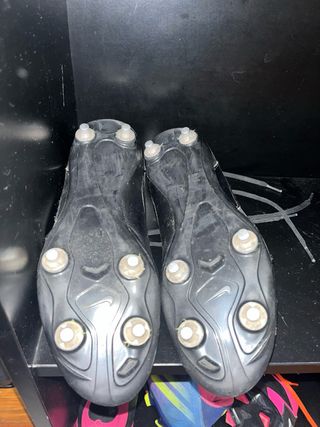 Botas de futbol/rugby nike negras reflectante