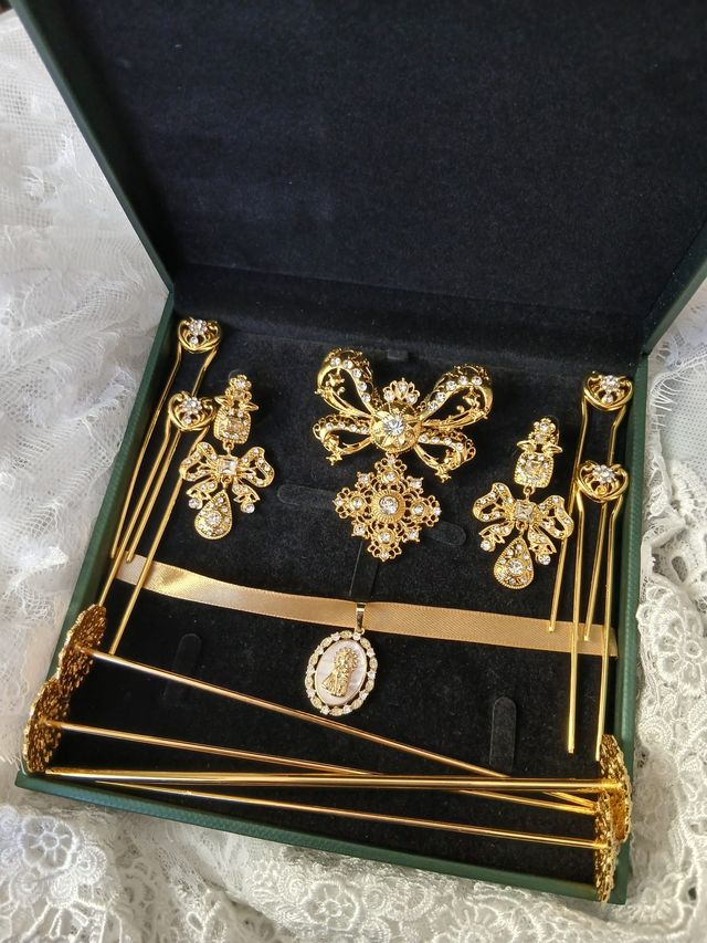 Aderezo fallero en oro medalla virgen