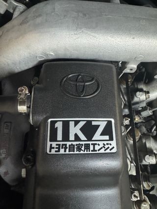 Pegatina motor Toyota 1KZ