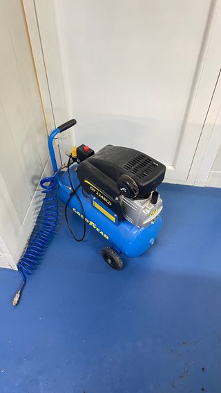 Compresor de aire Goodyear 40L semi-nuevo