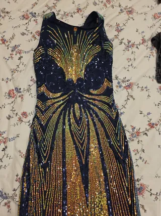 Vestido sin usar de lentejuelas azul marino corto