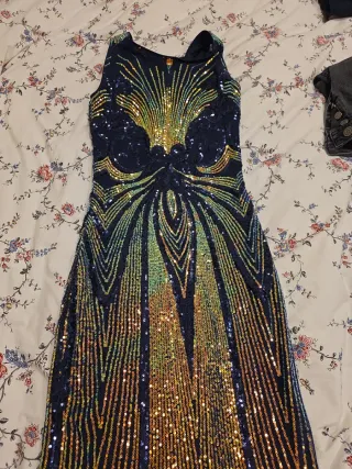 Vestido sin usar de lentejuelas azul marino corto