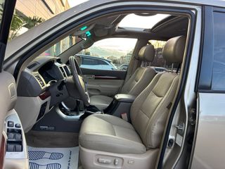 Toyota Land Cruiser (8 plazas)