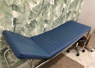 camilla de masaje con respaldo plegable