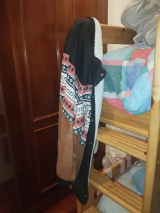 Chaqueta borrego, estampado indio americano