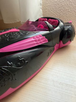 Monster High: Coche Dráculaura, cumpleaños