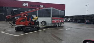 Hincadora de postes + remolque solar autónomo