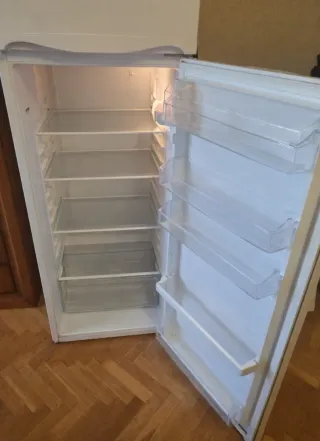 Frigorífico blanco con congelador