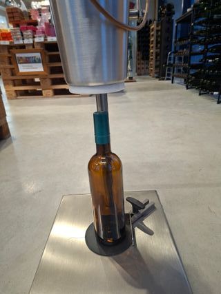 CAPSULADORA VINO