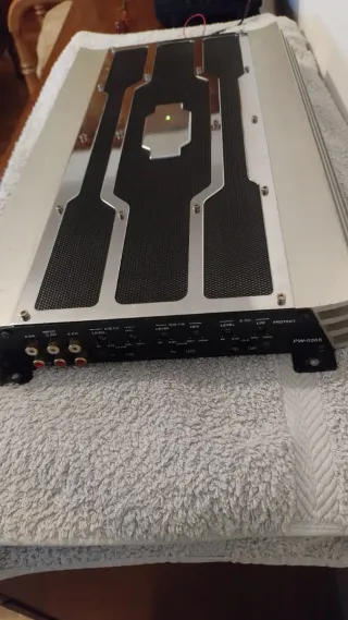 Etapa Vieta 5 canales 4x65 RMS,CANAL SUBWOFER MAL