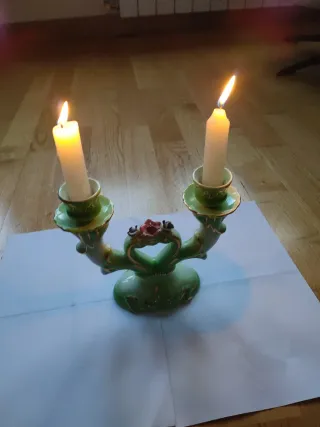 Candelabro de cerámica.