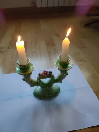 Candelabro de cerámica.