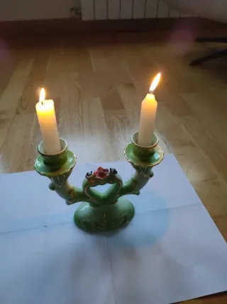 Candelabro de cerámica.