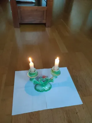 Candelabro de cerámica.