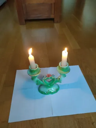 Candelabro de cerámica.