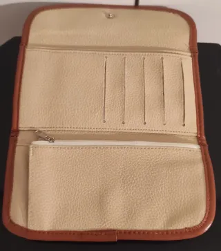 Cartera billetera beige