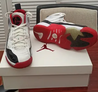 Zapatillas Jordan Jumpman Two Grey, blancas rojas