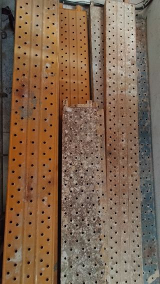 Cuerpo de andamio completo. Ver en detalles.