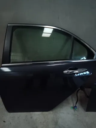 4 Puertas honda accord año 2004 en perfecto estado