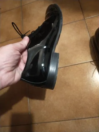 zapatos martinelli 42 charol. llevados muy poco.