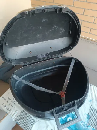 Baúl Shad SH48 + Respaldo + Parrilla SHAD