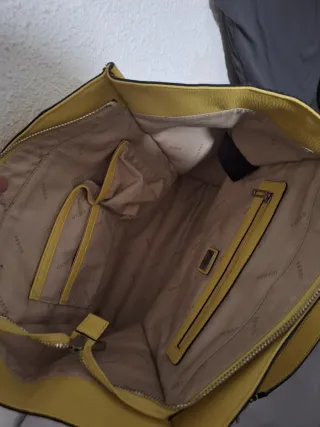 Bolso GUESS amarillo mostaza