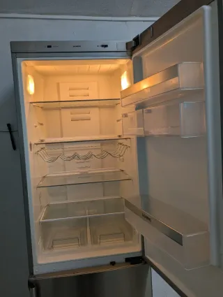 NEVERA SIEMENS COLOR GRIS