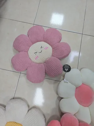 Cojin decorativo en flor(Varios colores y modelos)