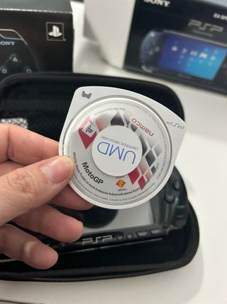 PSP senza giochi nella sua confezione originale