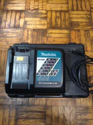 Carregador Makita DC18RC
