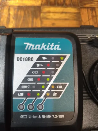 Carregador Makita DC18RC