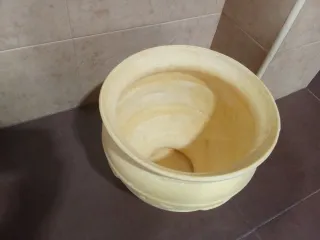 Masetero redondo de terracota