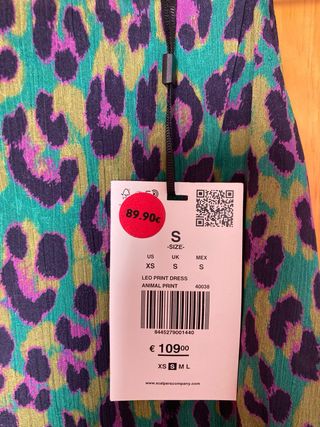 Lote de 60 prendas de ropa + 4 pares de zapatos