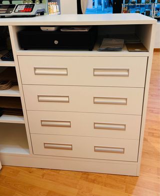 Mostrador tienda madera blanco