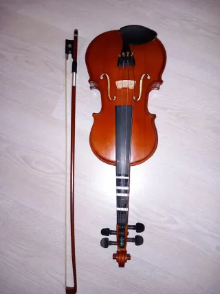 Violín 1/4 marca Kreutzer (arco, violín y estuche)