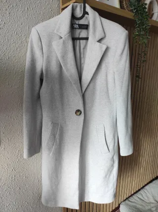 Abrigo gris Zara