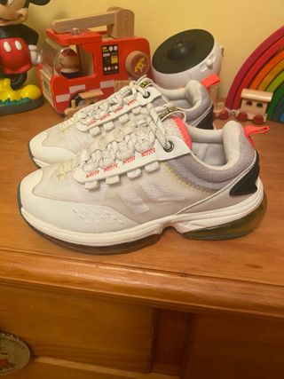 Sneakers Zara bianche n.32