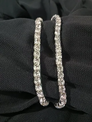 N.2 bracciali tennis elasticizzati. Nuovi.