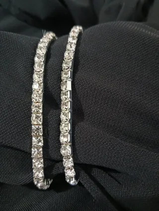 N.2 bracciali tennis elasticizzati. Nuovi.