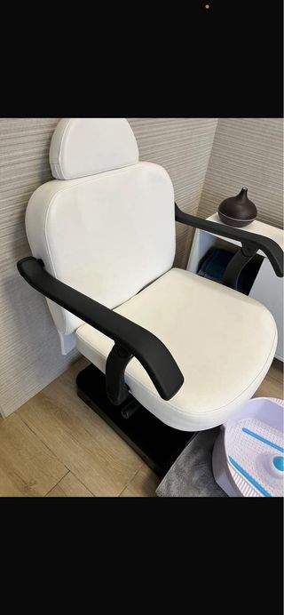Sillón de pedicura nuevo apenas uso.
