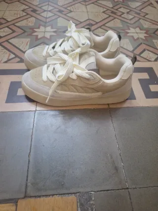 Zapatillas Zara Piel Talla 44 Beige/Blanco