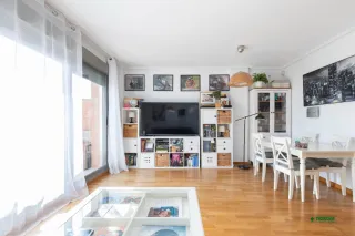 Vitrina Ikea Blanca y Madera