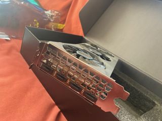 Gráfica Gigabyte RX 6600 Eagle 8GB - Nueva