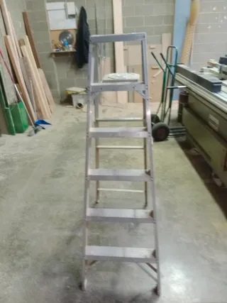 Escalera de alumino de 6 peldaños