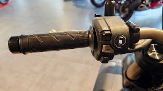 Honda CB650R Full Power 2025 4.000km