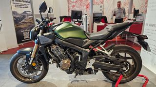 Honda CB650R Full Power 2025 4.000km