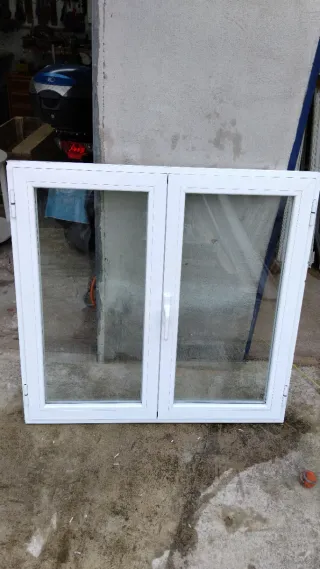 Ventana abatible aluminio