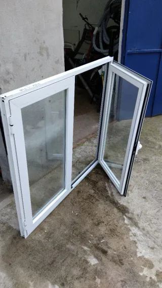 Ventana abatible aluminio