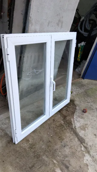 Ventana abatible aluminio